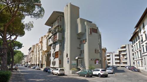 Edificio per appartamenti (Florence, Italy)